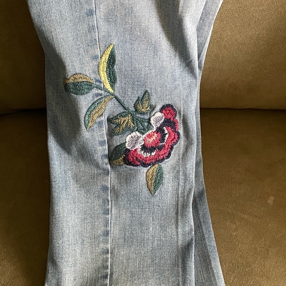 Jeans - Picture 3 of 8